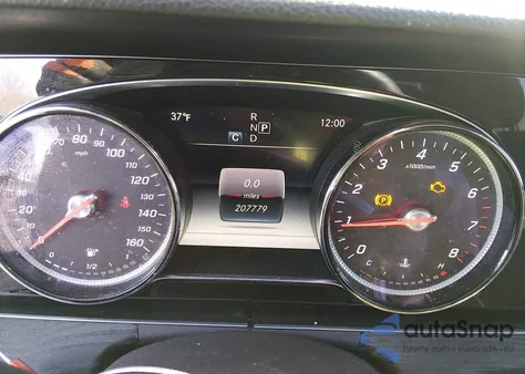 2017 Mercedes-Benz E 300 4Matic z USA, uszkodzony, nr VIN WDDZF4KB6HA135541